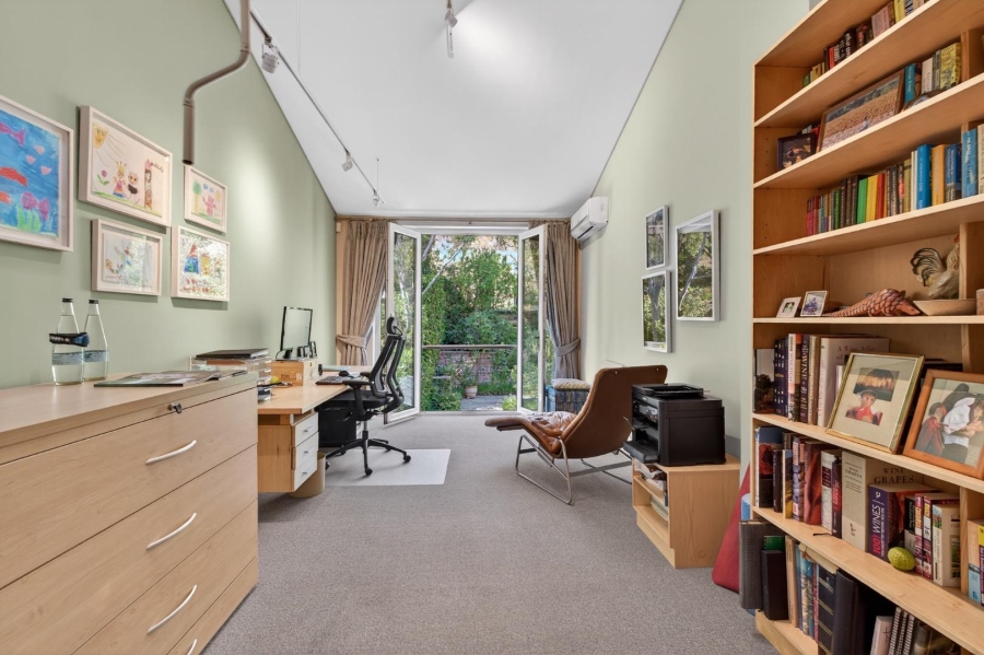 3 Bedroom Property for Sale in Vredehoek Western Cape